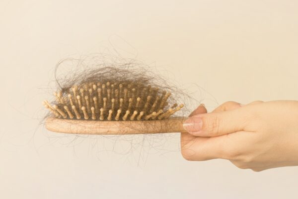 Como evitar a queda de cabelos depois da gravidez